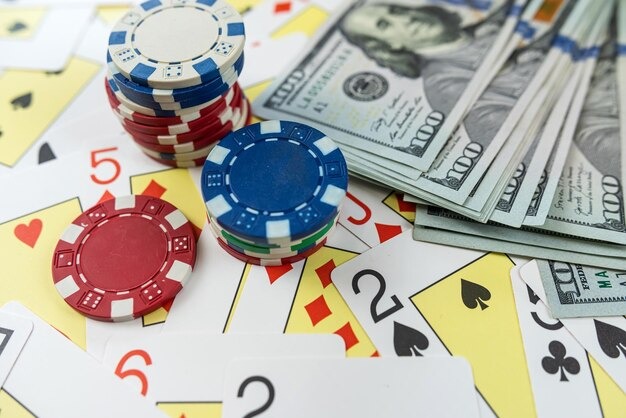 login patihtoto mobile app interface showing live dealer table selection